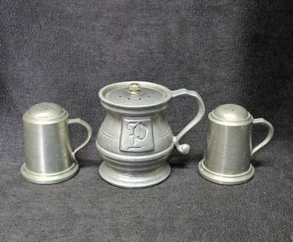 Wilton Armetale Pewter Tavern Pepper & 2 Extra Salt And Pepper Shakers USA